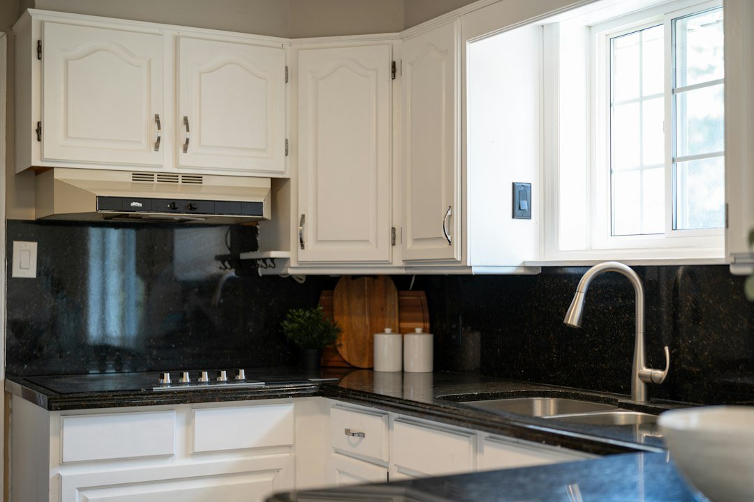 Marble wall cladding in an interior